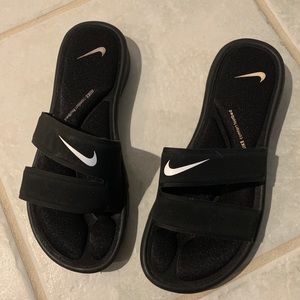 Nike comfort footbed slides